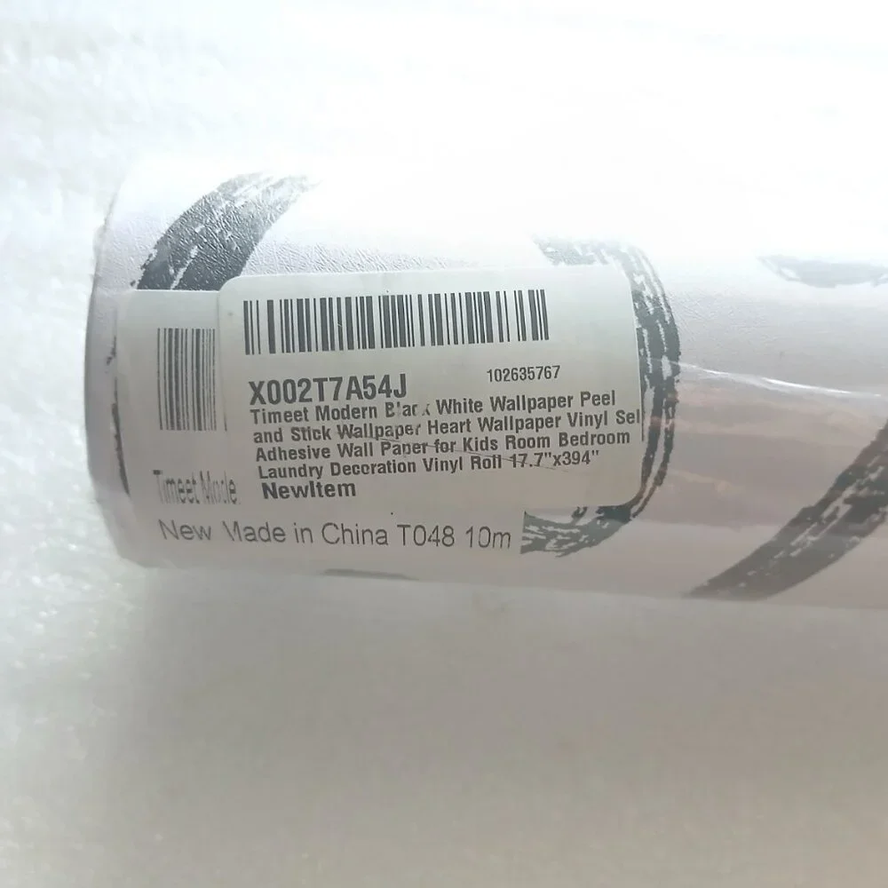 Black Heart Peel & Stick Wallpaper – White Modern Vinyl 17.7
